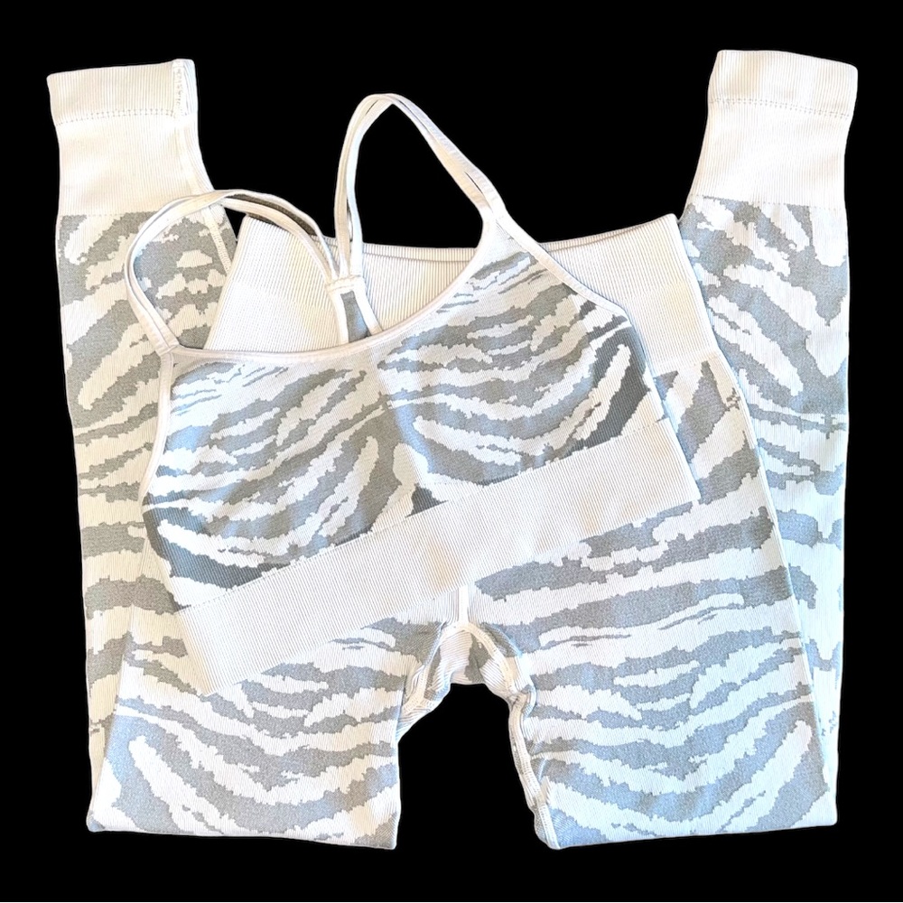 Bombshell Sportswear Tiger Seamless Set XS/S White/Gray
